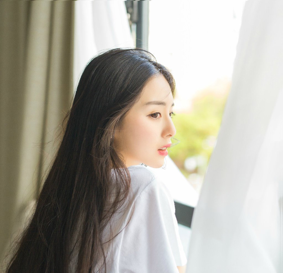 “好了，这些东西无须解释，我也没理由去吃一个死人的醋。”吕布点点头，人都是自己的了，跟了自己这么些年，难道还担心小乔因为一个死人做出什么蠢事？若真是那样，那也就没有存在的必要了。